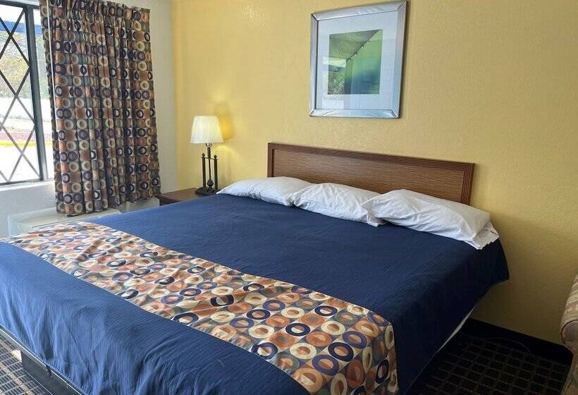 בית מלון כפרי 712 Inn