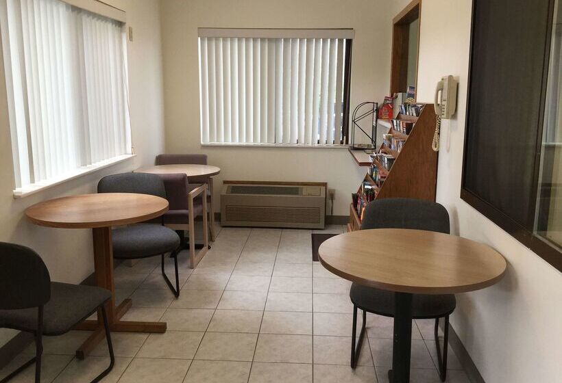 ホテル Americas Best Value Inn Champaign