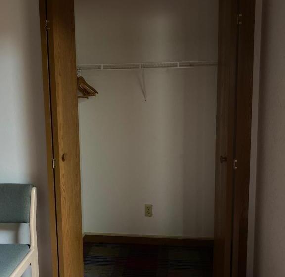 ホテル Americas Best Value Inn Champaign