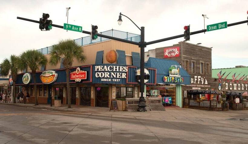 هتل Aqua Beach Inn