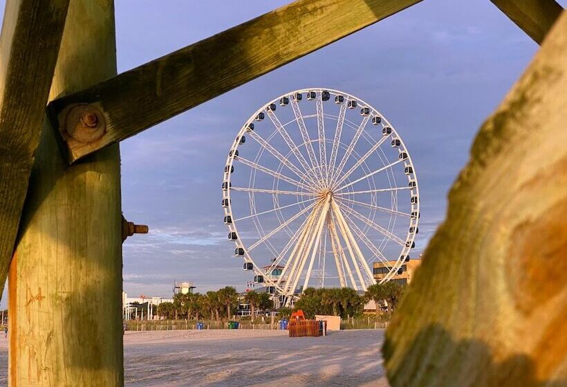 هتل Aqua Beach Inn