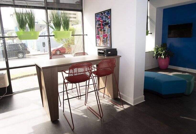 هتل Aqua Beach Inn