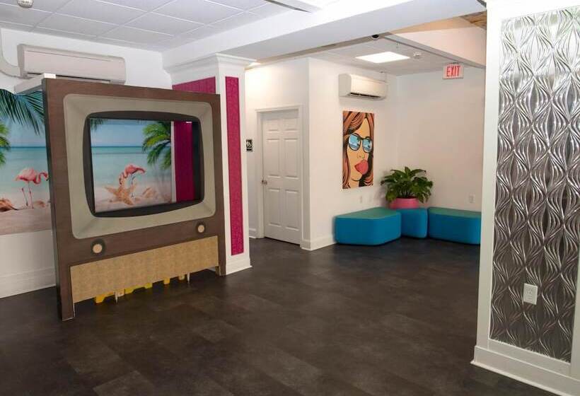 هتل Aqua Beach Inn