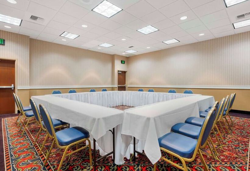 فندق Best Western Plus Boomtown Casino