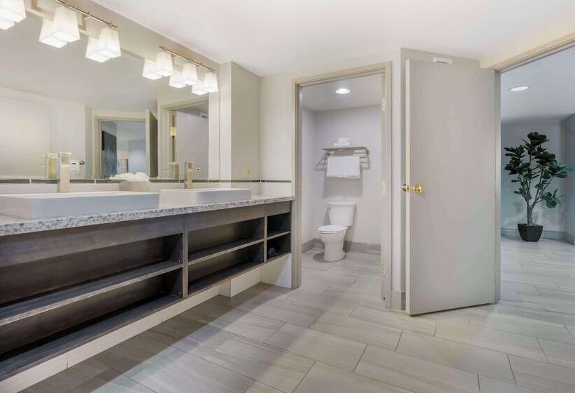 فندق Best Western Plus Boomtown Casino