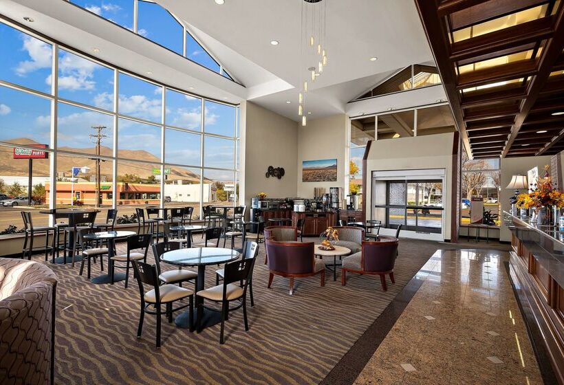 فندق Best Western Plus Gold Country Inn