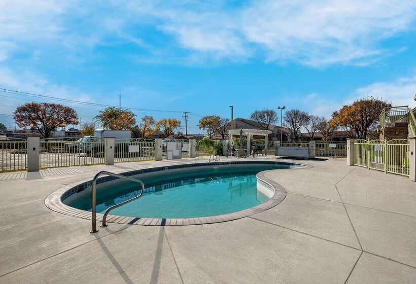 בית מלון כפרי Best Western Plus Gold Country Inn