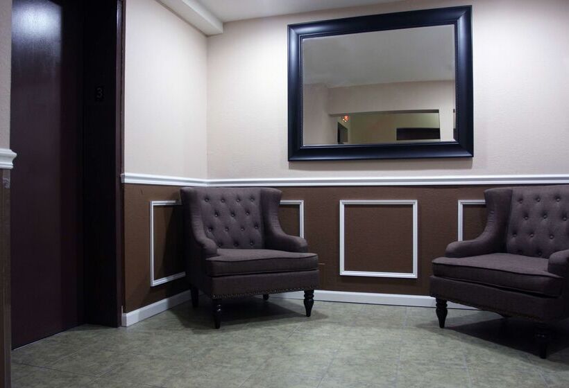 فندق Americinn By Wyndham Woodstock Il