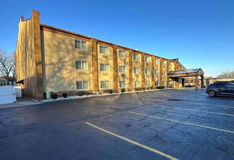 فندق Americinn By Wyndham Woodstock Il
