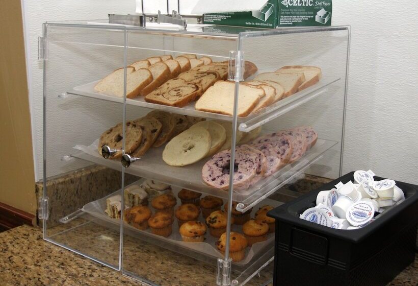 فندق Americinn By Wyndham Woodstock Il