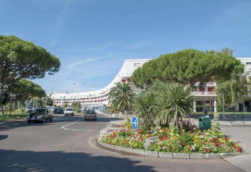 Brit Hotel Hermitage