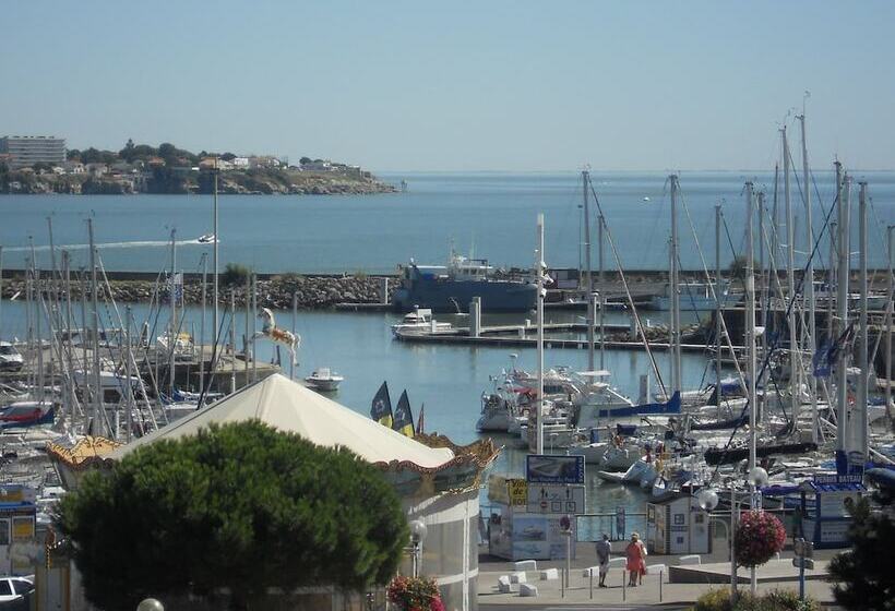 Brit Hotel Hermitage