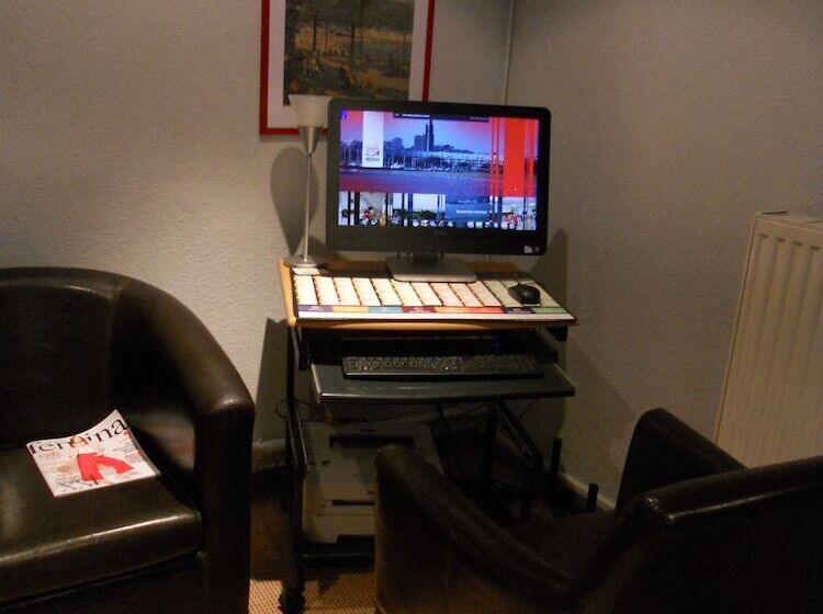 Brit Hotel Hermitage