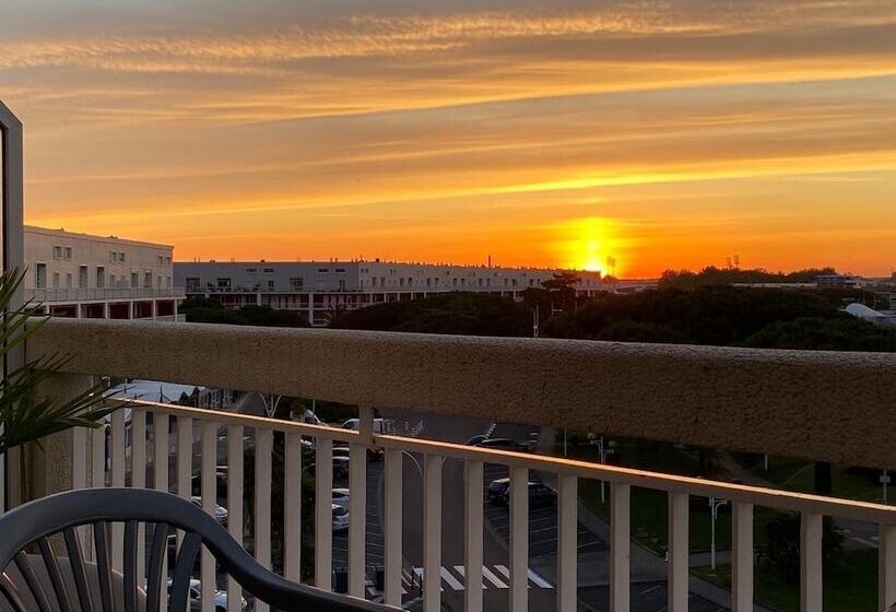 Brit Hotel Hermitage