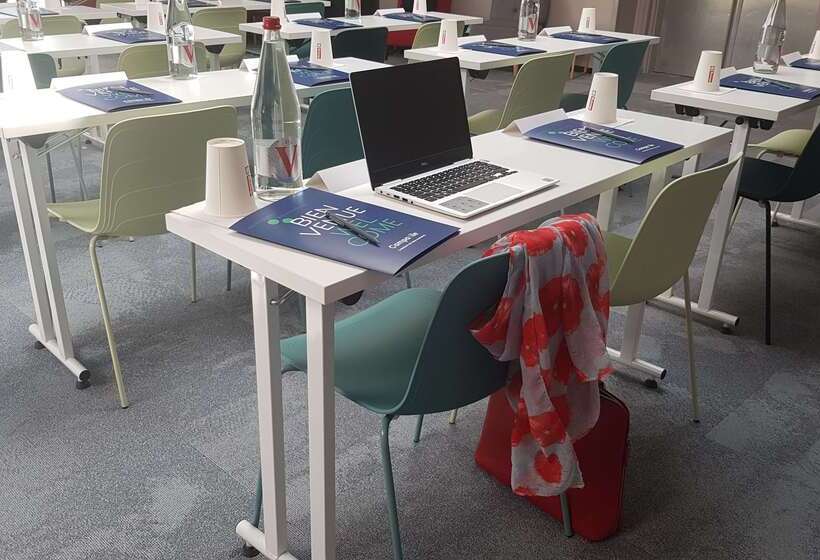 ホテル Campanile Nice Aéroport