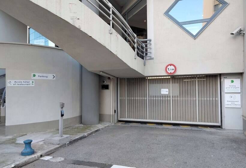 ホテル Campanile Nice Aéroport