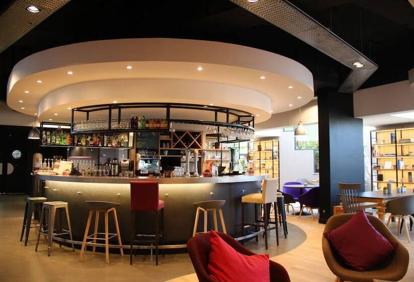 ホテル Campanile Nice Aéroport