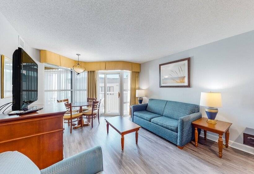 هتل Carolinian Beach Resort