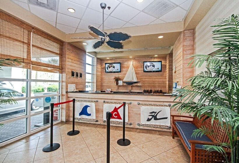 هتل Carolinian Beach Resort