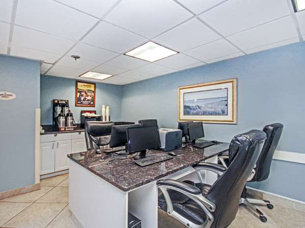 هتل Carolinian Beach Resort