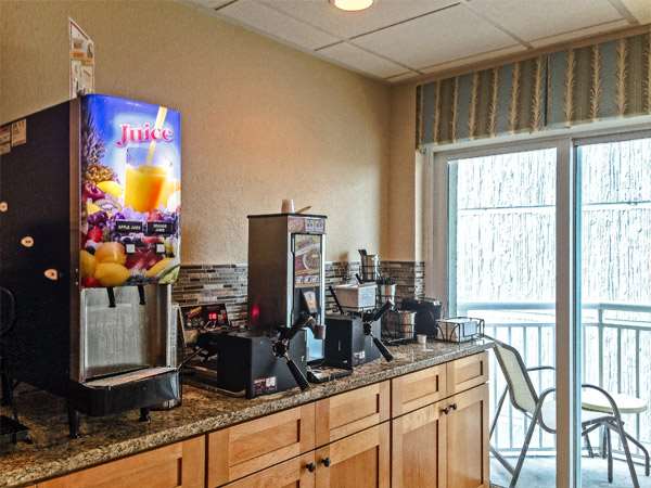 هتل Carolinian Beach Resort