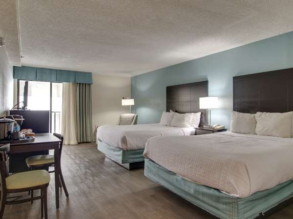 هتل Carolinian Beach Resort