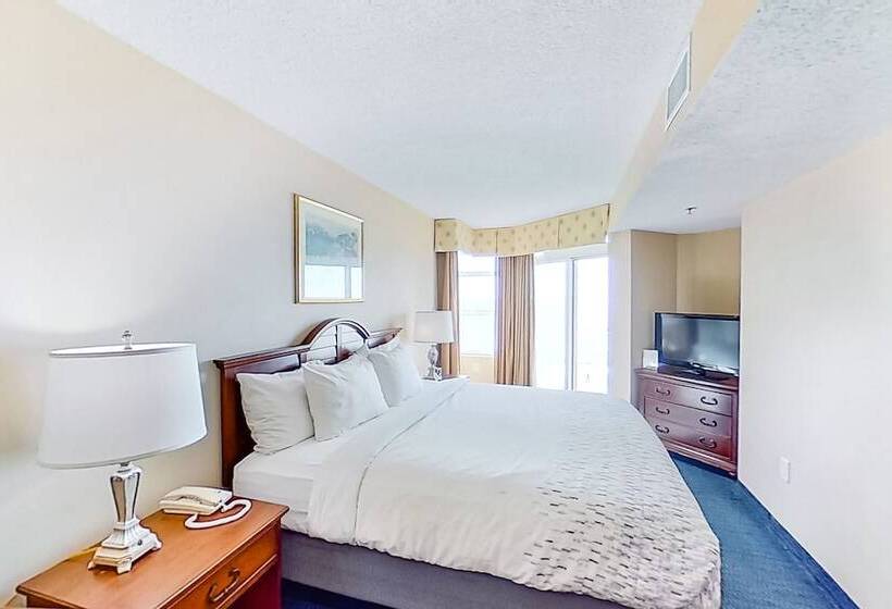 هتل Carolinian Beach Resort