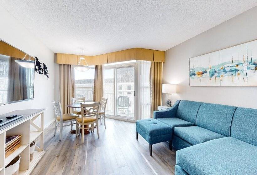 هتل Carolinian Beach Resort