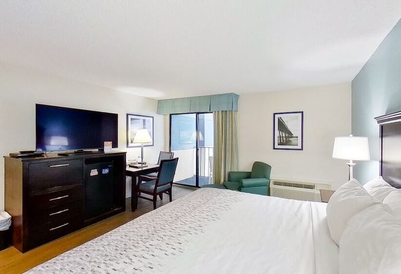 هتل Carolinian Beach Resort