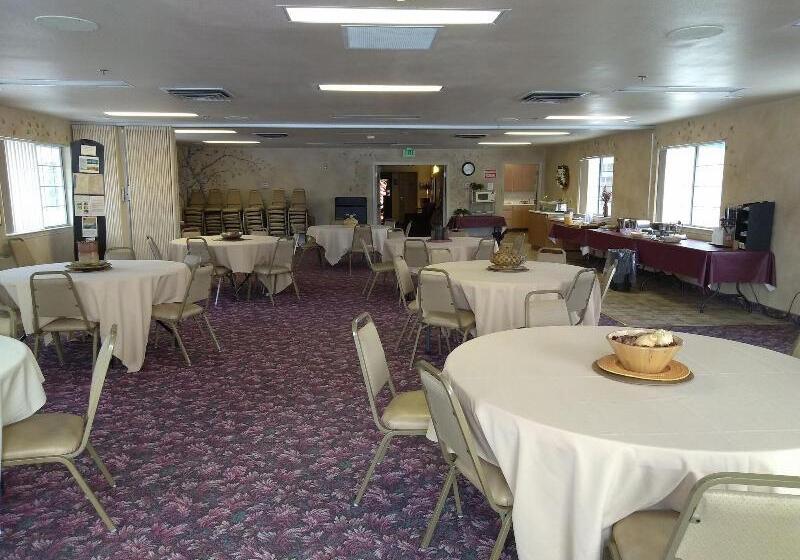 Отель Carson City Plaza