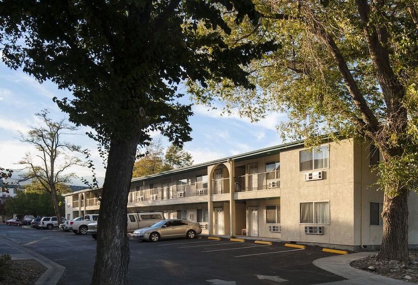 Отель Carson City Plaza