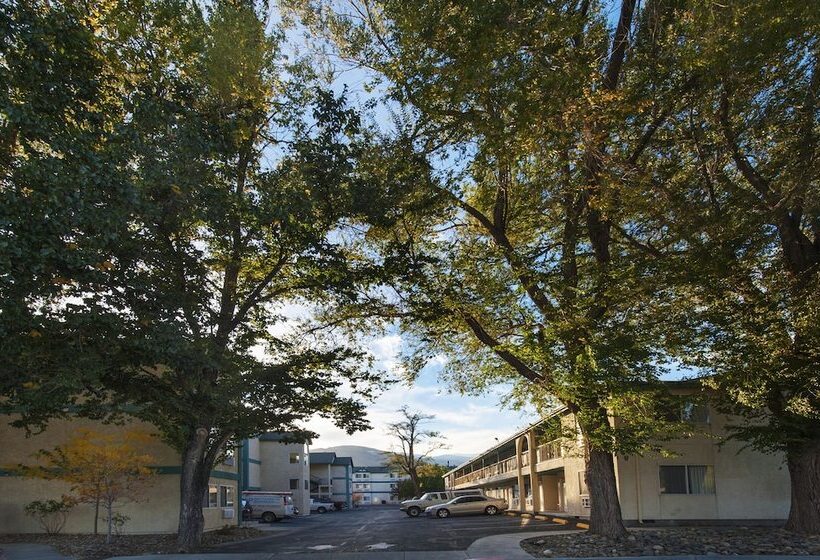 Отель Carson City Plaza