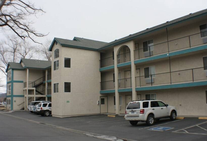 Отель Carson City Plaza