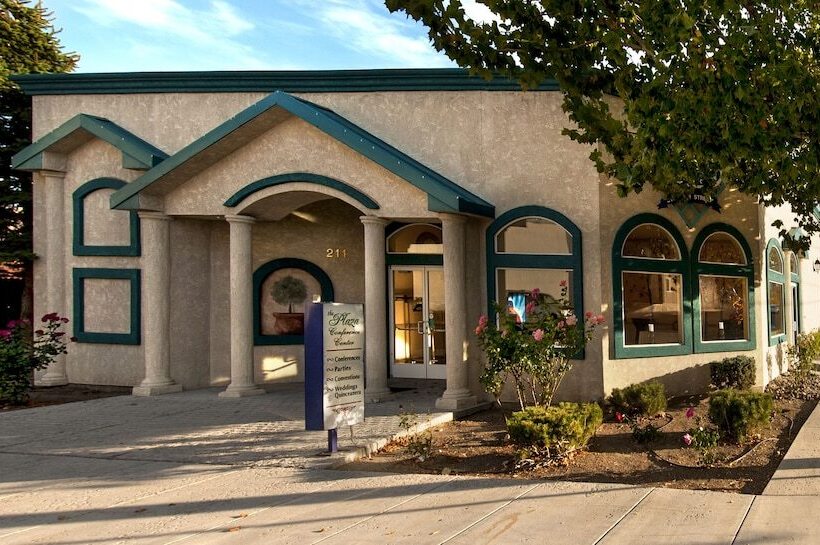 Отель Carson City Plaza