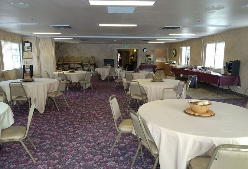 Отель Carson City Plaza