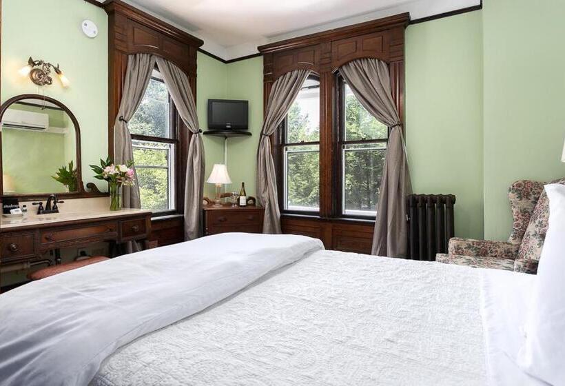 فندق Cedar Crest Inn