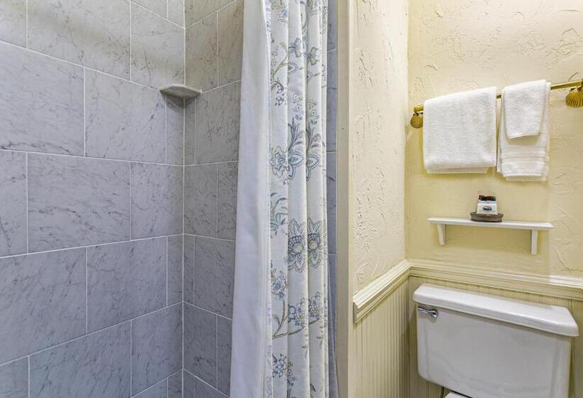 호텔 Cedar Crest Inn