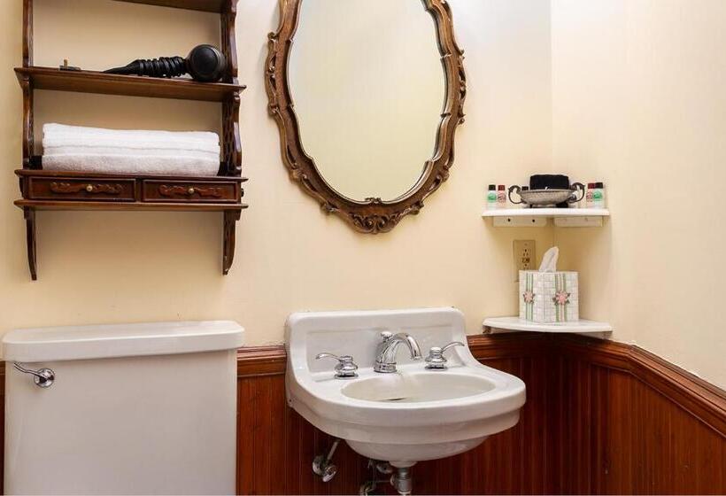 호텔 Cedar Crest Inn