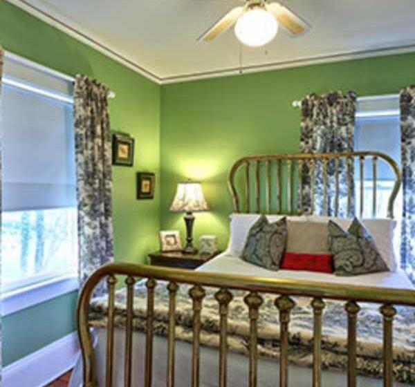 호텔 Cedar Crest Inn