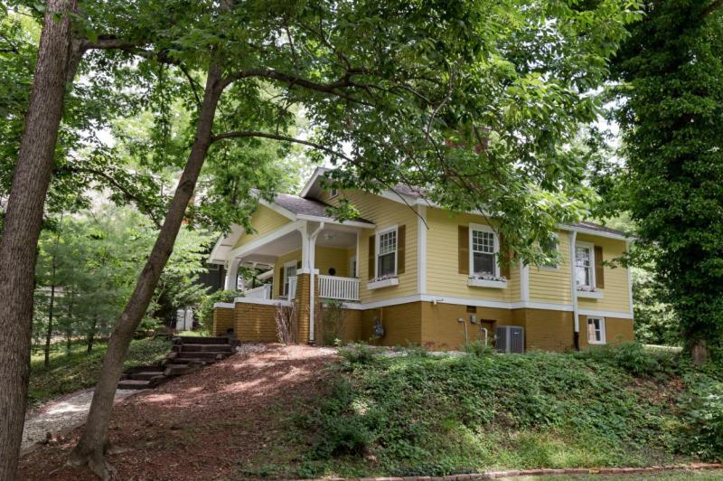 호텔 Cedar Crest Inn