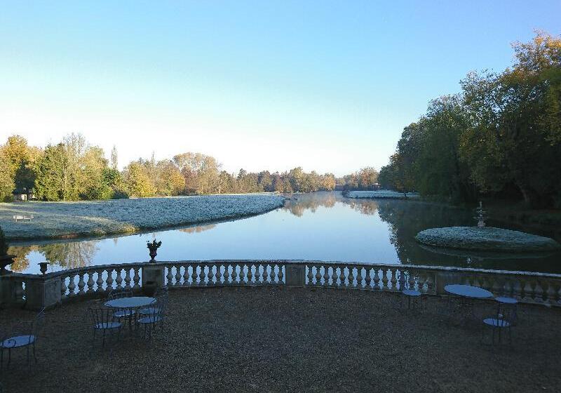 فندق Chateau D Ermenonville