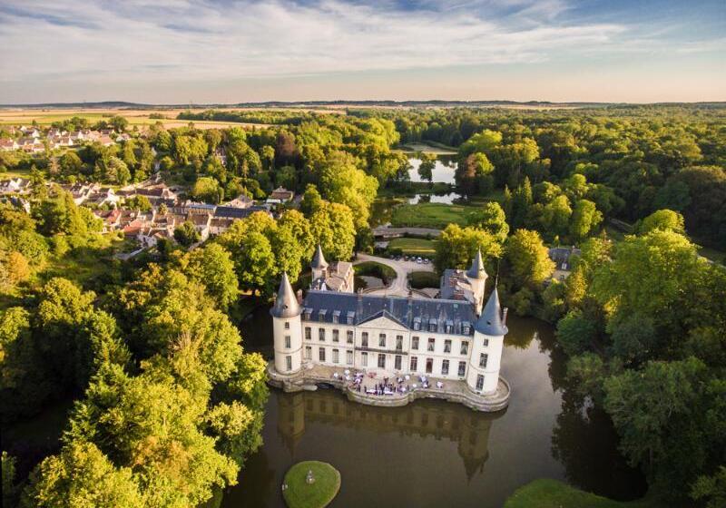 فندق Chateau D Ermenonville