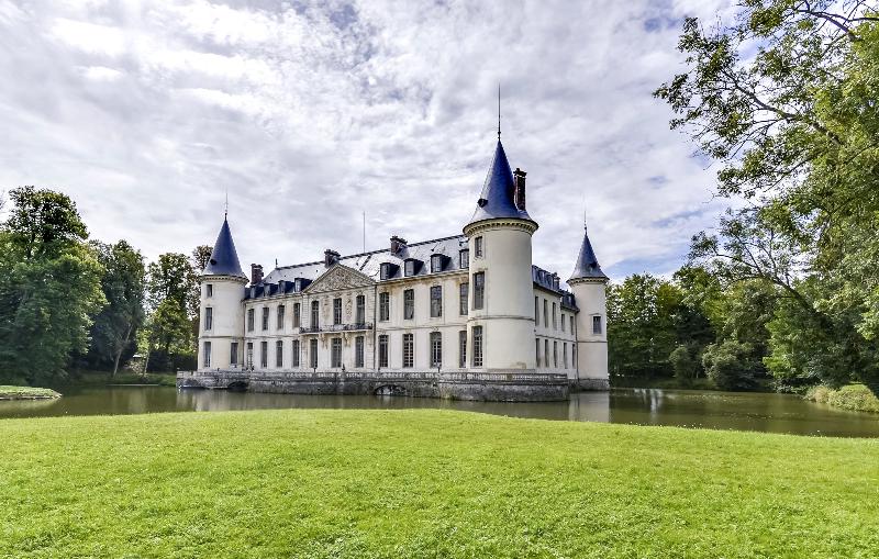 فندق Chateau D Ermenonville