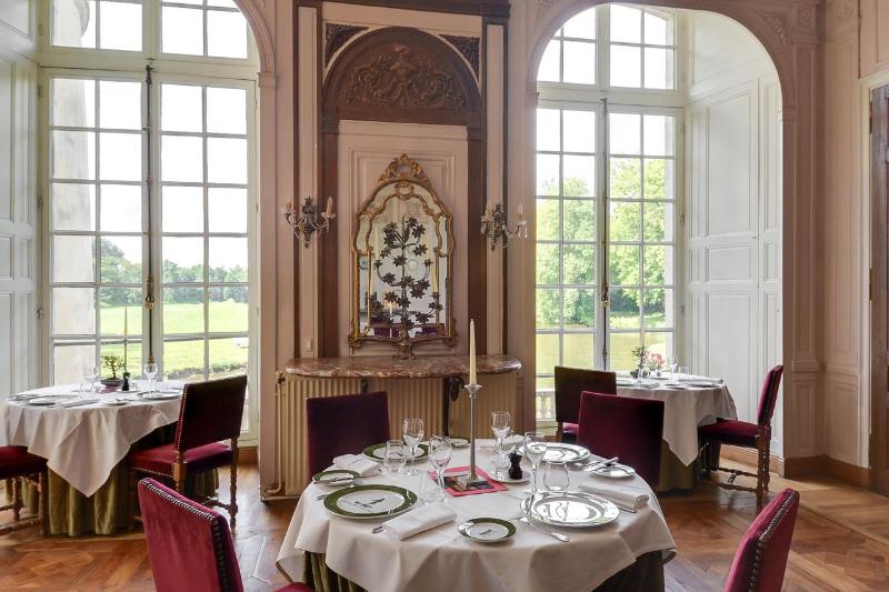 فندق Chateau D Ermenonville