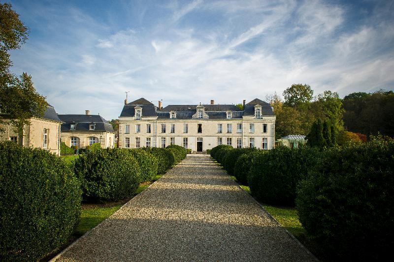 فندق Château De Courcelles   Relais & Châteaux