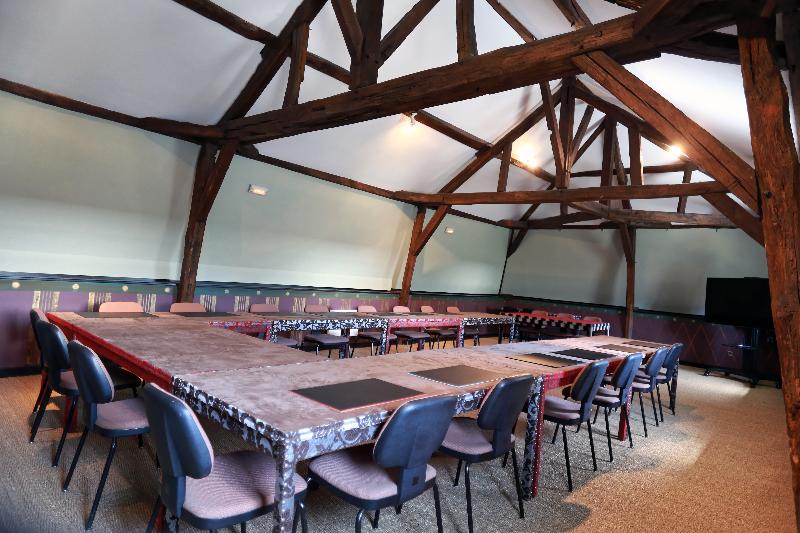 בית מלון כפרי Château De Courcelles   Relais & Châteaux