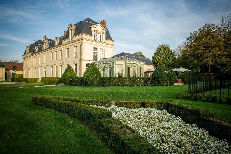 בית מלון כפרי Château De Courcelles   Relais & Châteaux