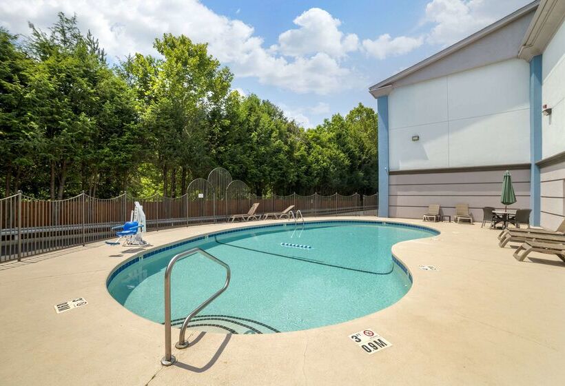 Отель Comfort Inn Asheville East Blue Ridge Pkwy Access