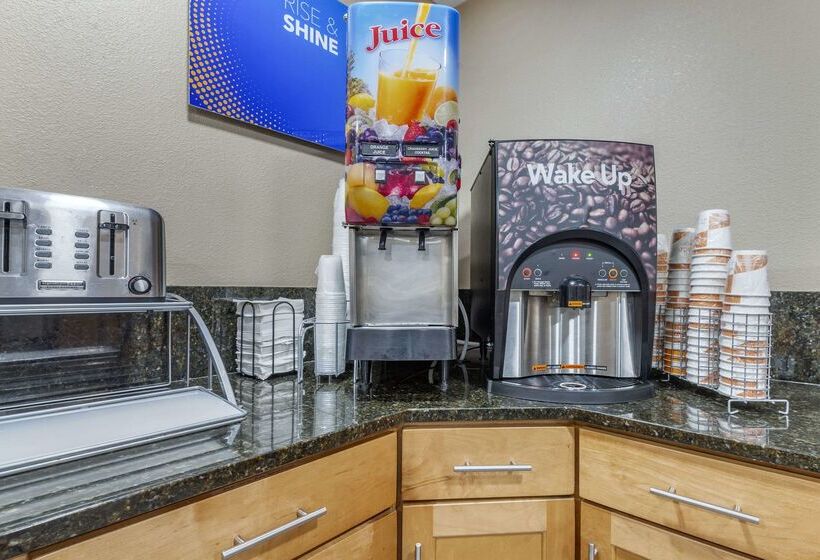 Отель Comfort Inn Asheville East Blue Ridge Pkwy Access