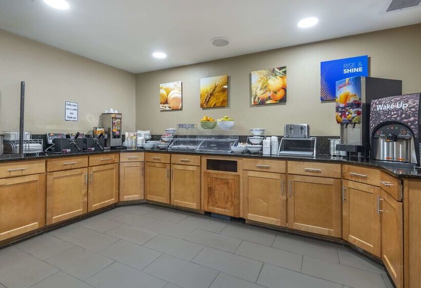 Отель Comfort Inn Asheville East Blue Ridge Pkwy Access